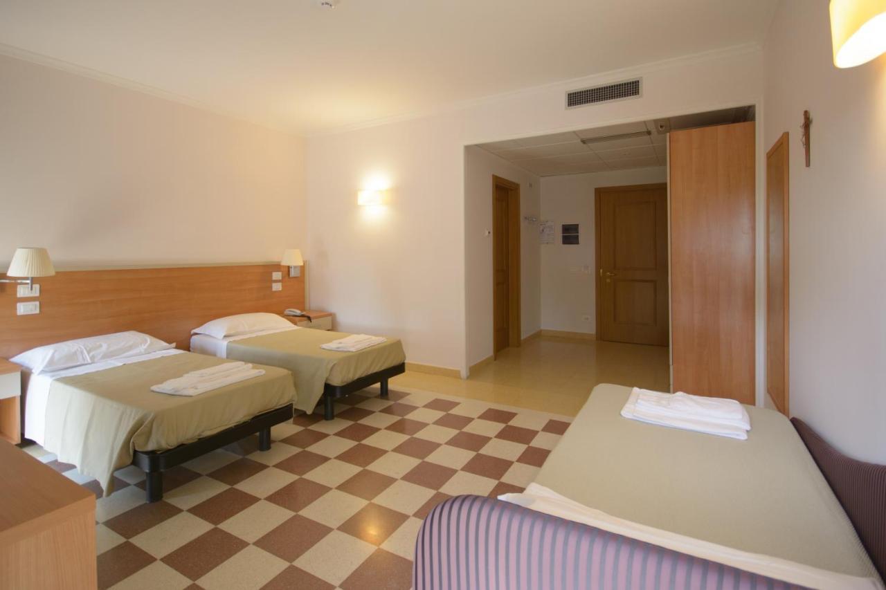 Hotel Domus Stella Maris - Casa Per Ferie Ancona Exterior foto