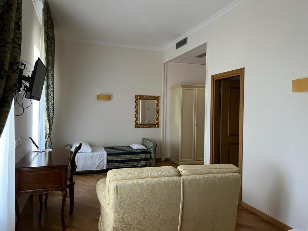 Hotel Domus Stella Maris - Casa Per Ferie Ancona Exterior foto